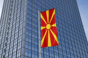 Észak-Macedónia zászlaja