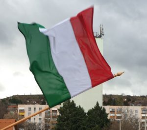 Magyar pántlikás kokárda