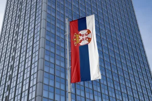 Szerbia zászlaja