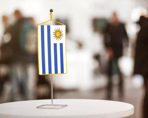 Uruguay asztali zászló – 15×25 cm