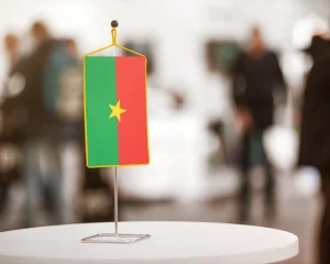 Burkina Faso asztali zászló – 15×25 cm