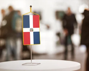 Dominikai Köztársaság asztali zászló – 15×25 cm